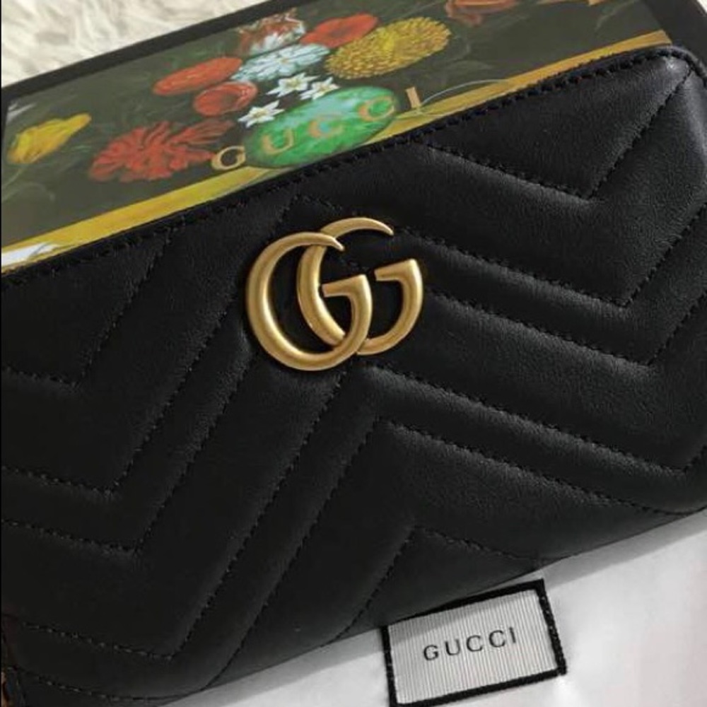 GUCCI GG Marmont zip around wallet-like new